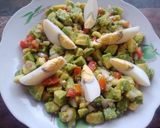 Une image de l'étape 7 de Ma recette d'avocat 🥑🍅🧅🥚.