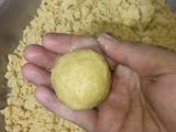 बेसन के लड्डू (besan ke ladoo recipe in Hindi)