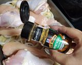Foto del paso 3 de la receta: Pollo al horno con patatas 🥔🥔🥔 🤤