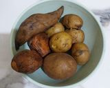 Foto langkah ke 1 dari resep Gamja Jorim (Korean Braised Potatoes).