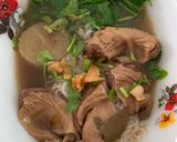 รูปขั้นตอนการทำที่ 4 ของ ก๋วยเตี๋ยวหมูตุ๋นผักหวาน