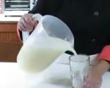 Foto del paso 2 de la receta: Agua de guayaba ¡No lo tires!