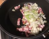 Une image de l'étape 6 de Pommes de terre grenailles au lard, oignon et cresson.
