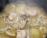 Foto del paso 13 de la receta: Patatas con gambas, almejas y gulas