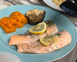 Foto del paso 3 de la receta: Salmón en papillote hecha en la sartén