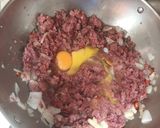 Gambar langkah 3 resipi Corned Beef Goreng.