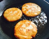 A picture of step 5 of Gorditas de Masa.