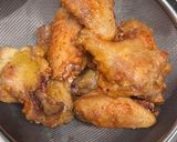 A picture of step 2 of Fried Chicken Wings with Fish Sauce.