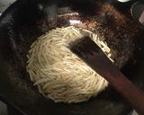 Foto langkah ke 4 dari resep “Mie Kremes” Singkong.