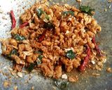 รูปขั้นตอนการทำที่ 4 ของ น้ำพริกหนังไก่