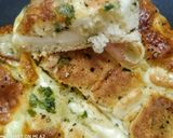 A picture of step 5 of Mozzarella garlic bread.