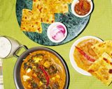 স্পিনাচ পনির ডাল উইথ চিকেন স্টাফ পরোটা (spinach paneer dal with chicken stuff parota) রেসিপির ধাপ 8 ছবি