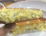 Foto langkah ke 5 dari resep 62. Fried Egg Sando.