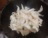 Foto langkah ke 2 dari resep Tumis Soun Jamur Tiram.