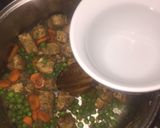 Foto del paso 5 de la receta: Pollo Arvejado con Puré