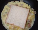 Foto langkah ke 5 dari resep Roti John Roti Tawar.