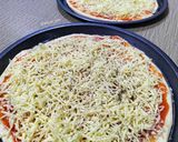 Foto del paso 3 de la receta: Pizza trufada de pavo, rúcula y queso tostado