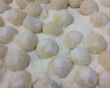 Foto langkah ke 6 dari resep Bola bola Salju.