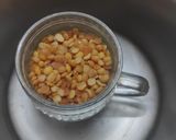A picture of step 1 of Dal Palak.