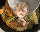 Foto del paso 8 de la receta: Salsa de quesos y setas nameko para pasta