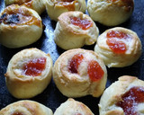 Foto del paso 4 de la receta: Bizcochos ojitos de membrillo y dulce de leche