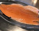 Une image de l'étape 2 de Saumon mariné au citron confit et aneth à la plancha.