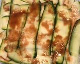 Foto del passaggio 2 della ricetta Zucchine marinate gravlax style