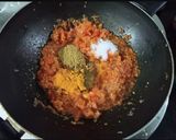 A picture of step 4 of Dhaba Style Kadhai Paneer.