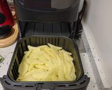Foto del paso 2 de la receta: Pollo frito y patatas fritas en freidora de aire