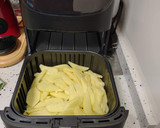 Foto del paso 2 de la receta: Pollo frito y patatas fritas en freidora de aire