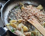 A picture of step 4 of Sabudana khichadi.