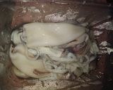 Foto langkah ke 1 dari resep Sotong Masak Hitam.