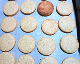 Foto del paso 9 de la receta: Alfajores de avena, rellenos con dulce de leche. Sin balanza