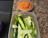 Foto del paso 1 de la receta: Cintas de calabacín con salsa de verduras asadas