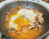 Foto del paso 7 de la receta: Huevos con patatas, jamón y migas