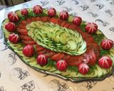 Une image de l'étape 12 de Salade de concombre aux tomates,céleri branche et radis ronds.