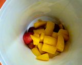 A picture of step 2 of Strawberry Mango Mocktail.
