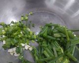 Hình bước làm 3 của món Mì soba trứng và cà chua