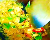 รูปขั้นตอนการทำที่ 3 ของ กุ้งผัดกะปิสะตอ สูตรอาเตี่ยซีฟู้ด สุราษฎร์ธานี