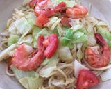 A picture of step 9 of Cabbage, Prawns and Tomato pasta.