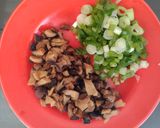 Foto langkah ke 1 dari resep Omelet Jamur.