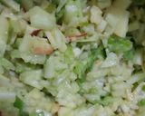 Foto del paso 4 de la receta: Ensalada fresca de pepino, manzana y tomate verde🍏🧅🍅🥒🥙🥗