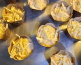Foto langkah ke 4 dari resep Easy Cheese Muffin.