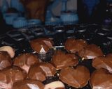 عکس مرحله 7 از دستور شیرینی نخودی شکلاتی خیلی راحت (سکه داماد)