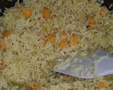 صورة لخطوة 3 من وصفة أرز بالزبدة و جزر