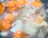 Gambar langkah 2 resipi Sup Bayam Telur.