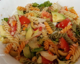 Foto del paso 3 de la receta: Ensalada de pasta con aliño de ajo