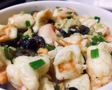 รูปขั้นตอนการทำที่ 3 ของ กุ้งผัดมะกอกดำ