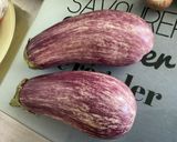 Une image de l'étape 1 de Aubergines graffiti, piments et oignon rouge marinés grillés à la plancha.