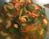 Foto langkah ke 5 dari resep Gulai udang nenas segar.